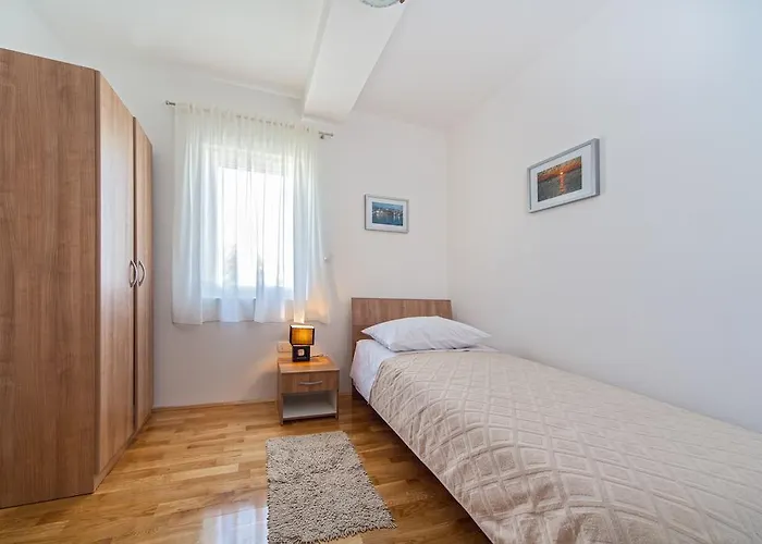 The View Apartment Split